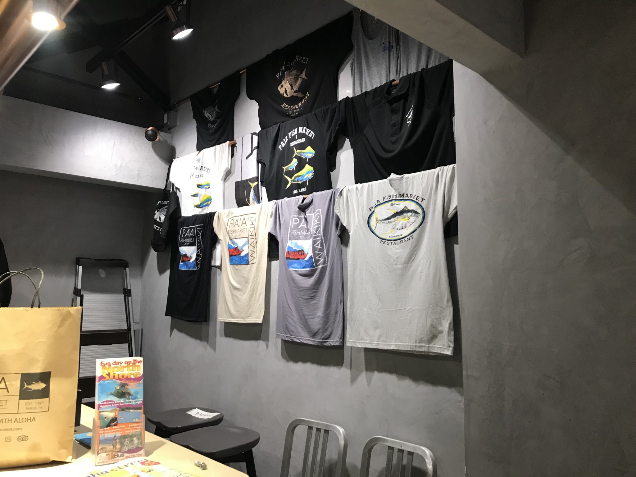 Onde comer em Waikiki (Hawaii) Paia Fish Market Juny Pelo Mundo